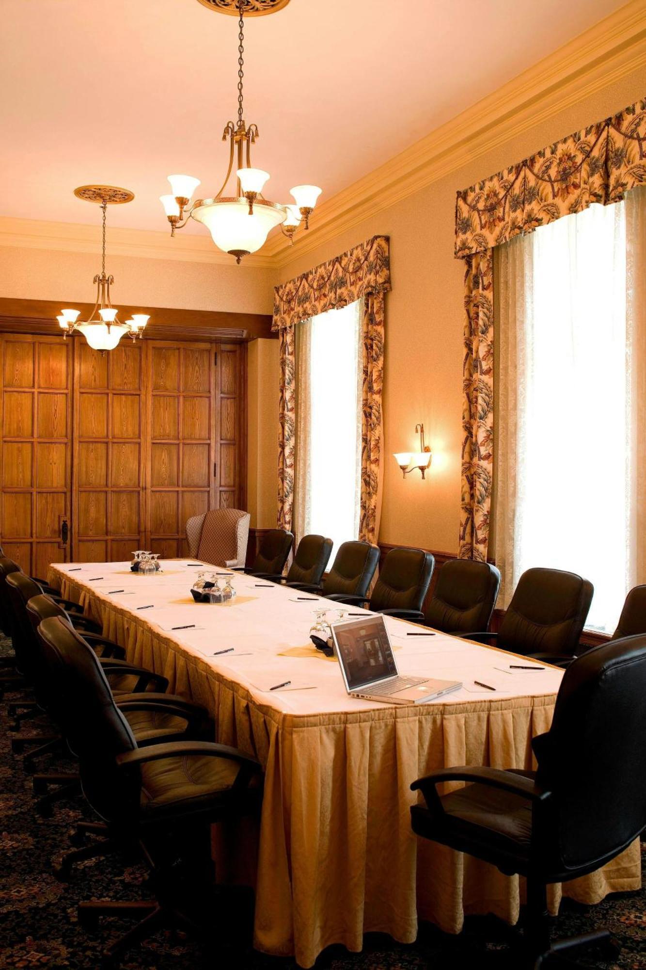 Delta By Marriott Bessborough 4*